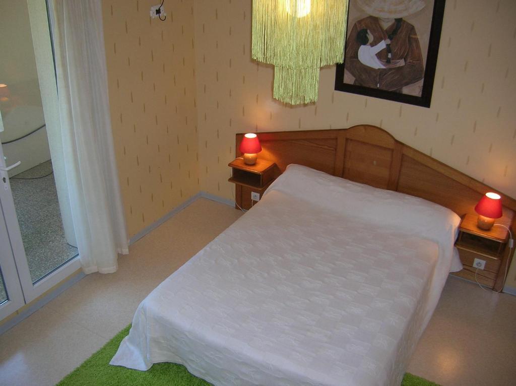 Les Berges Du Tarn Aparthotel Millau Habitación foto